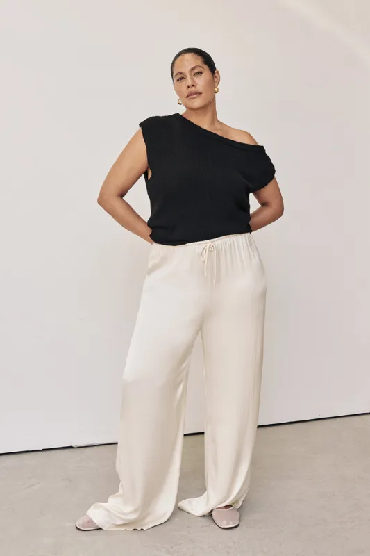 KERRY BLACK ASSYM KNIT TOP sold by Dissh