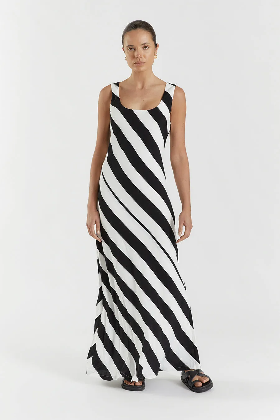 CARLIE WHITE/ BLACK SCOOP SLIP DRESS sold by Dissh product image thumbnail 2