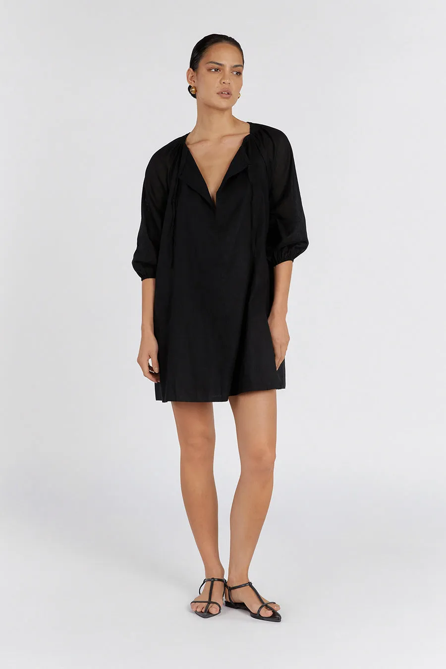 NADIA BLACK LINEN SMOCK DRESS sold by Dissh product image thumbnail 2