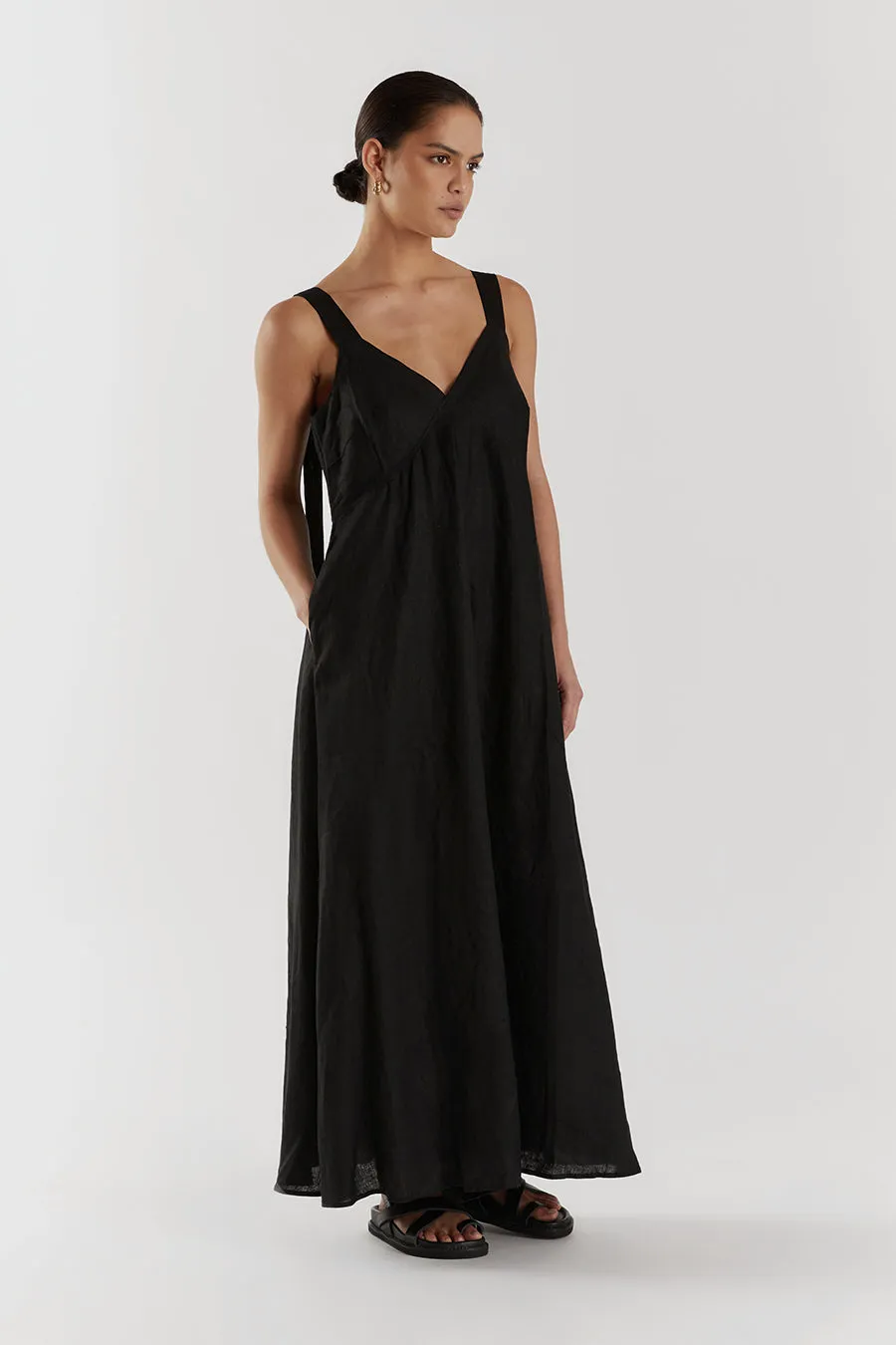 TIARNE BLACK LINEN MAXI DRESS sold by Dissh product image thumbnail 3