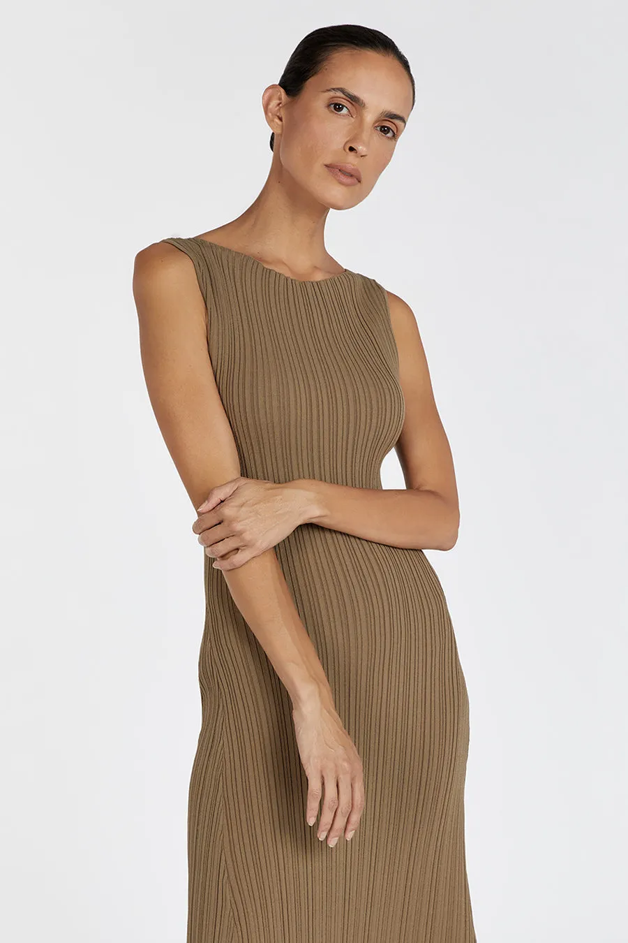 IVY KHAKI S/LESS MIDI DRESS sold by Dissh product image thumbnail 2