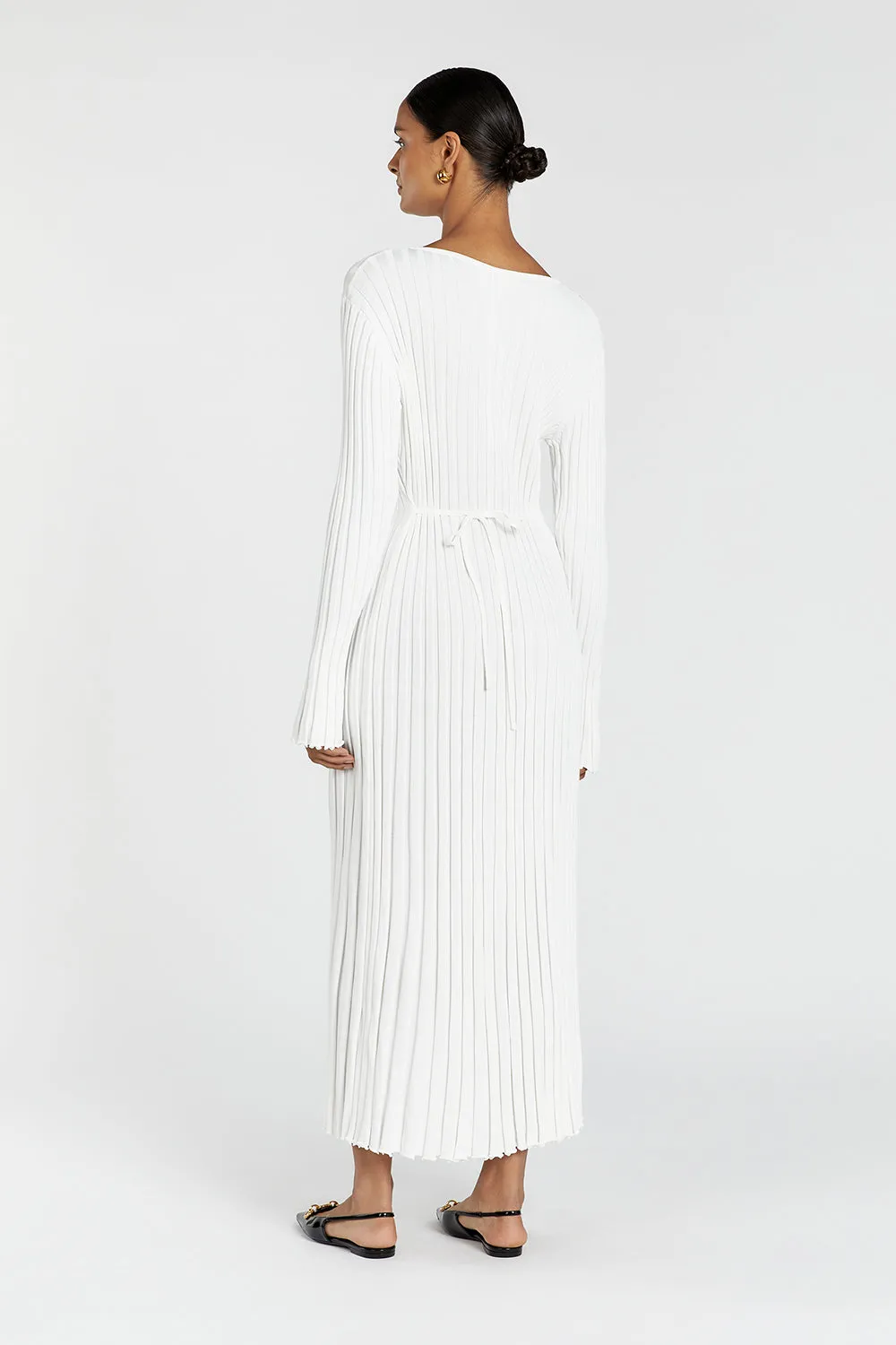 REIGN WHITE SLEEVED KNIT MIDI DRESS sold by Dissh product image thumbnail 4