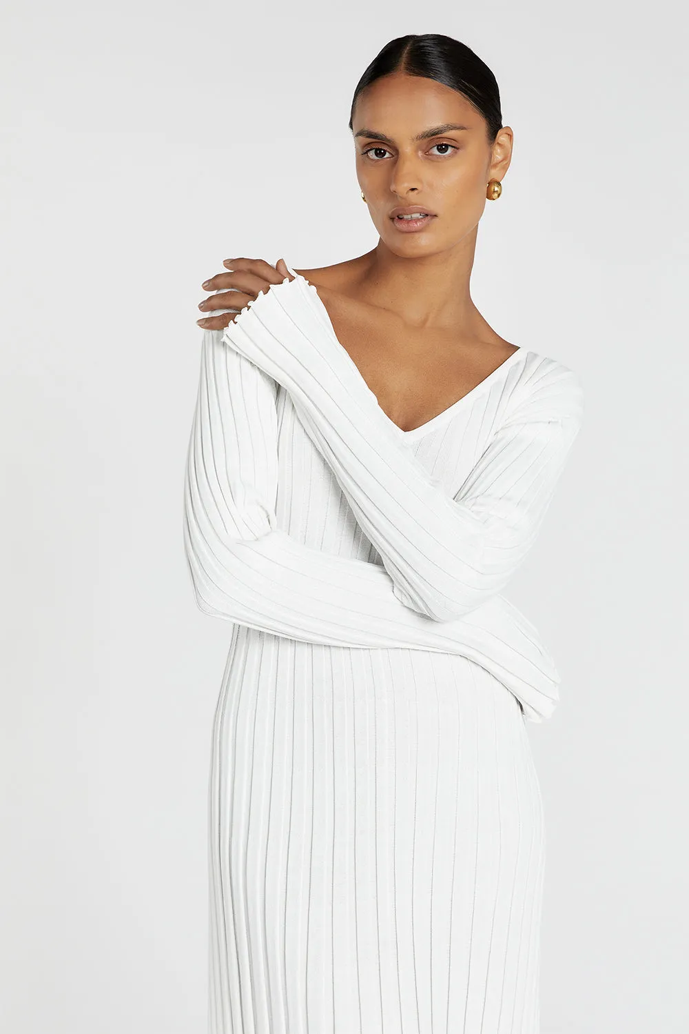 REIGN WHITE SLEEVED KNIT MIDI DRESS sold by Dissh product image thumbnail 2