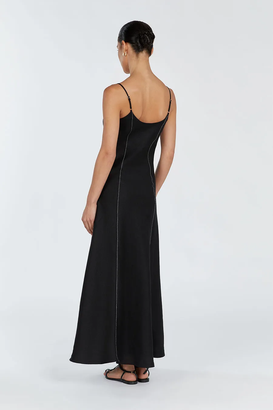 GIANA BLACK LINEN SCOOP MAXI DRESS sold by Dissh product image thumbnail 4