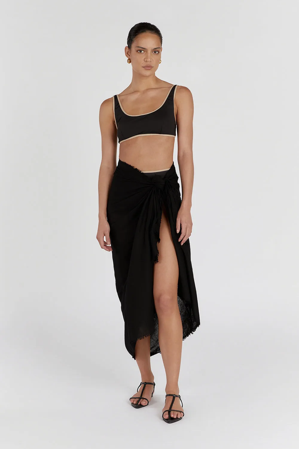 BAILEY BLACK CONTRAST SCOOP TOP sold by Dissh product image thumbnail 2
