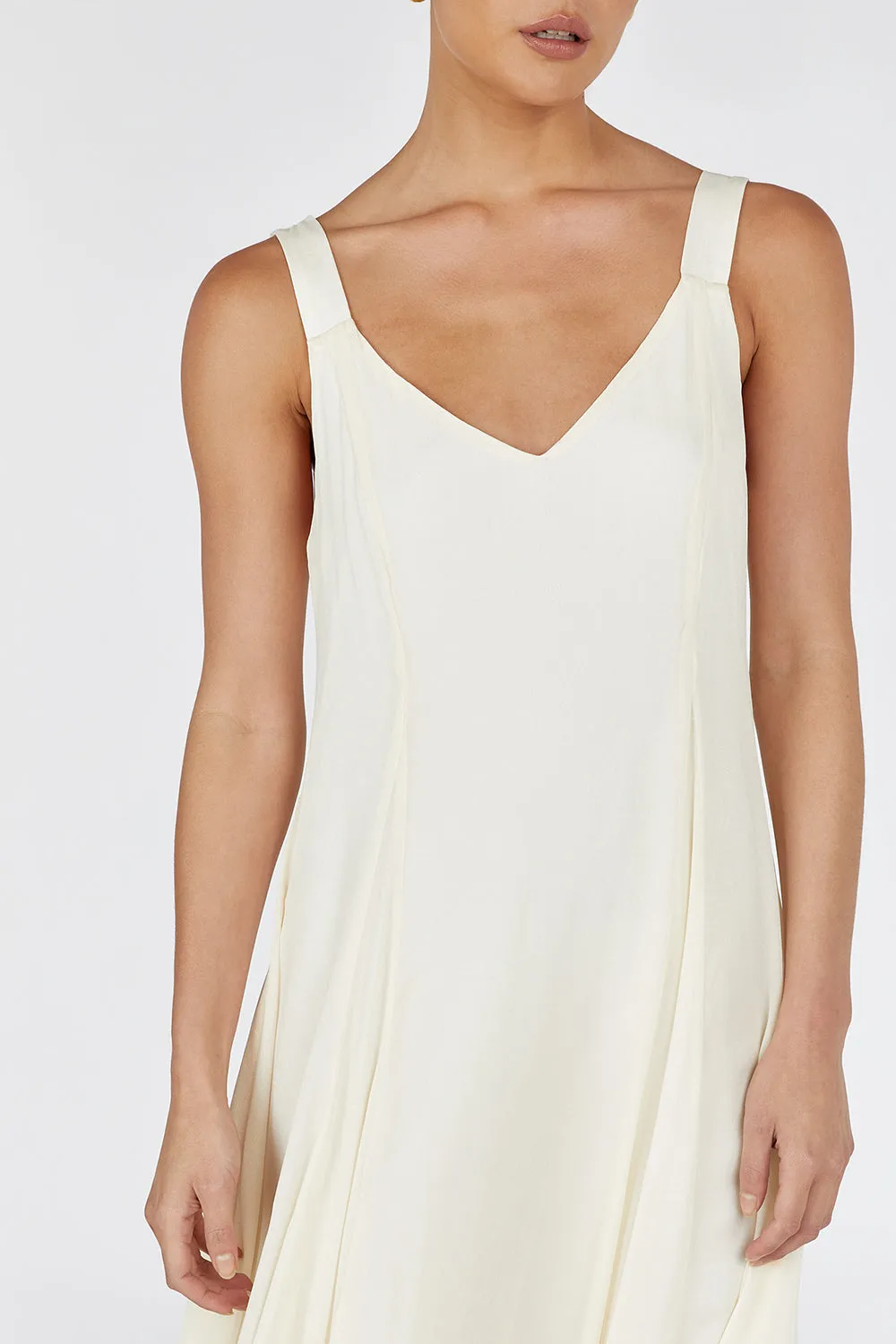 EMILY BUTTERMILK V-NECK MAXI DRESS sold by Dissh product image thumbnail 5