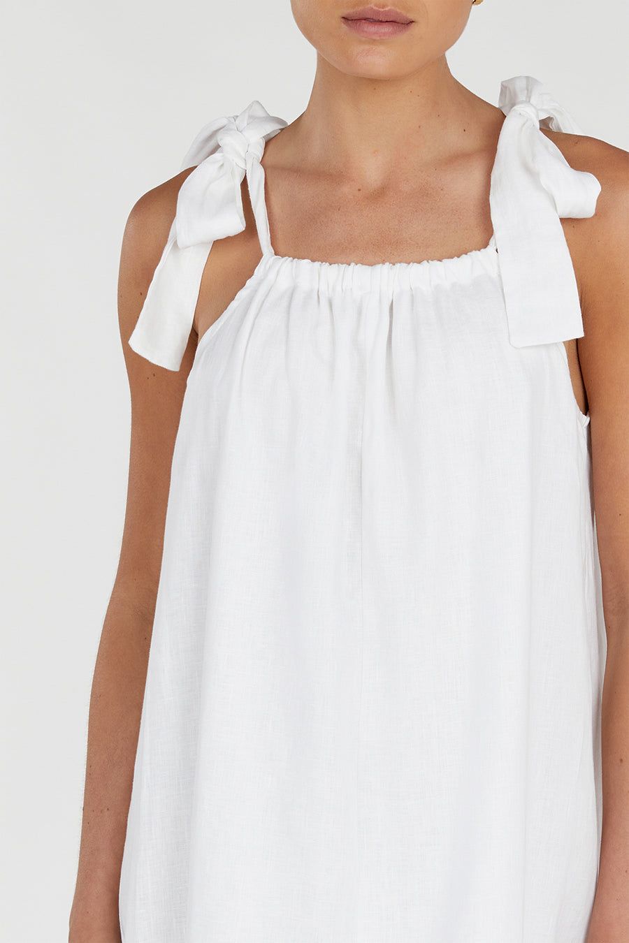 SAYLOR WHITE BOW LINEN MAXI DRESS sold by Dissh product image thumbnail 5