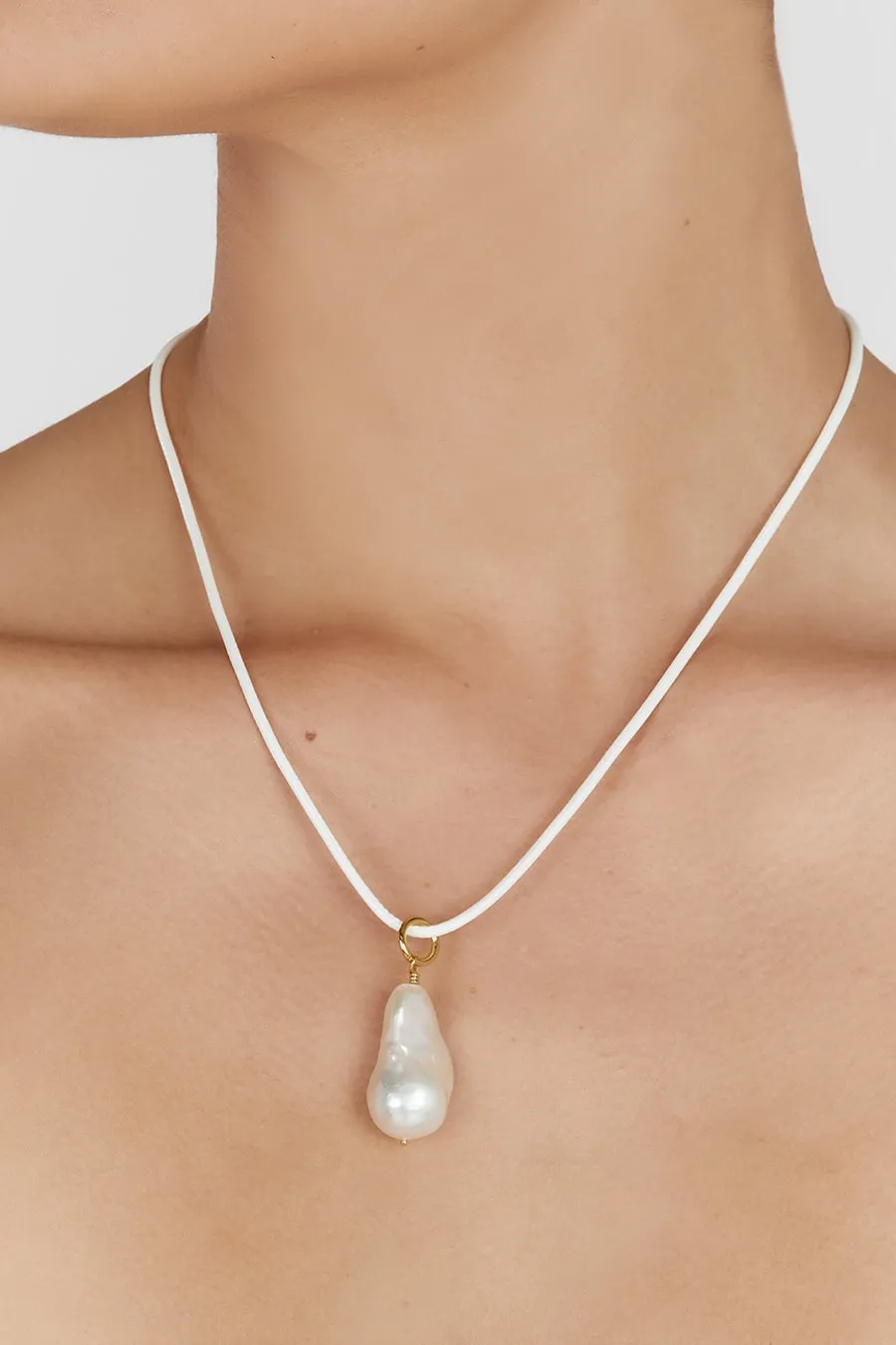 AMBER SCEATS INES PEARL NECKLACE sold by Dissh product image thumbnail 2