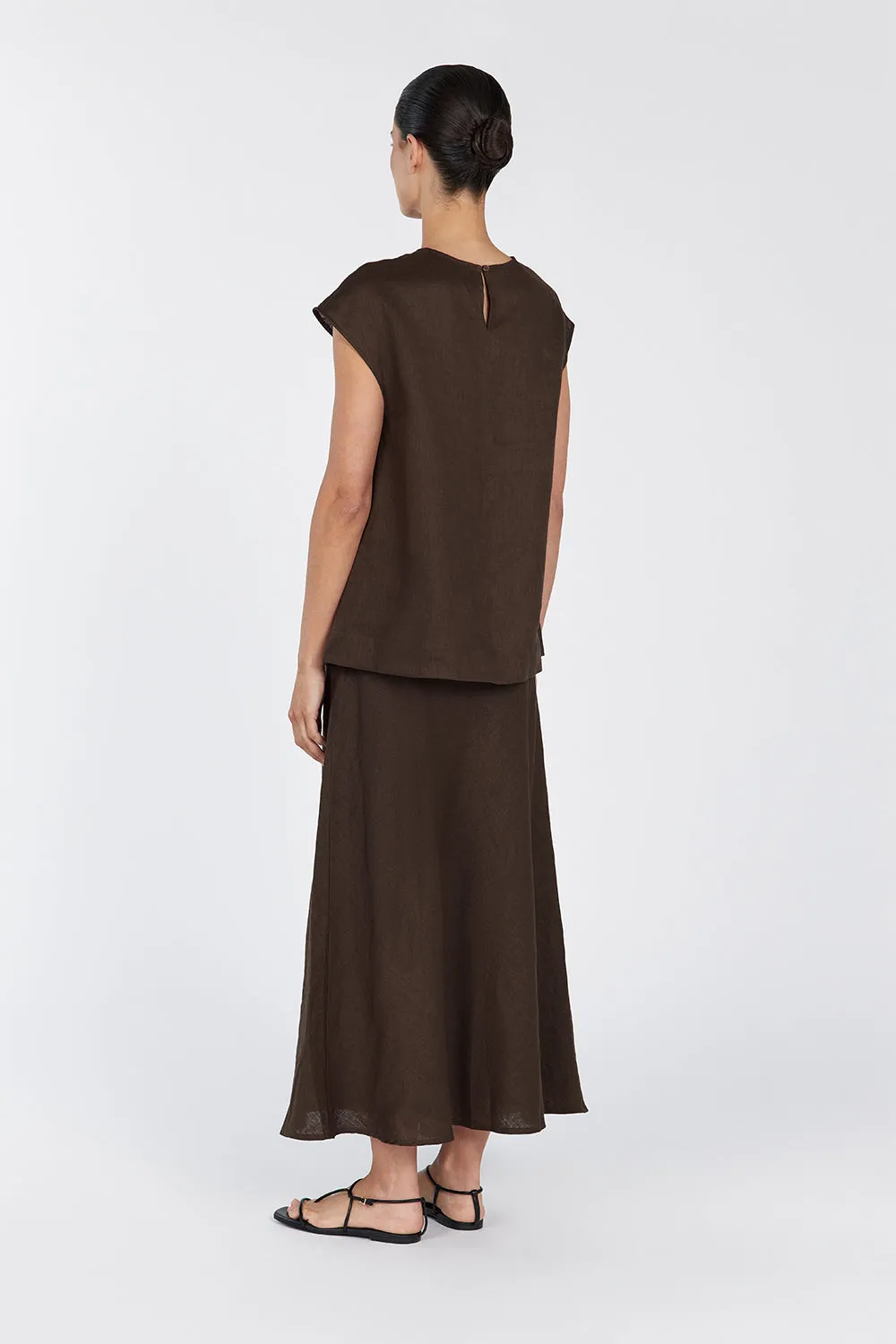 SANDY BITTER CHOC LINEN SHELL TOP sold by Dissh product image thumbnail 4