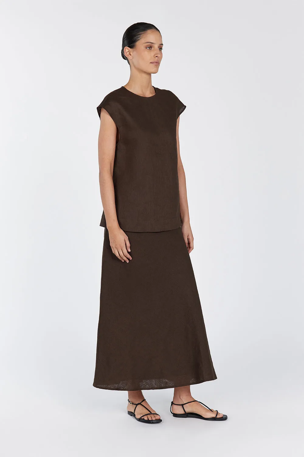 SANDY BITTER CHOC LINEN SHELL TOP sold by Dissh product image thumbnail 3