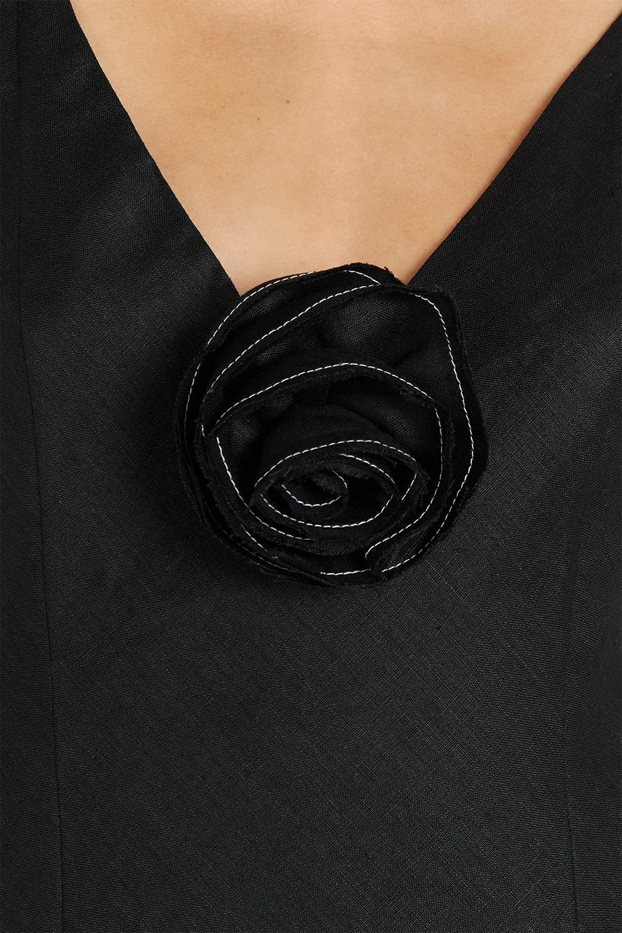 ROSETTE BLACK LINEN MAXI DRESS sold by Dissh product image thumbnail 5