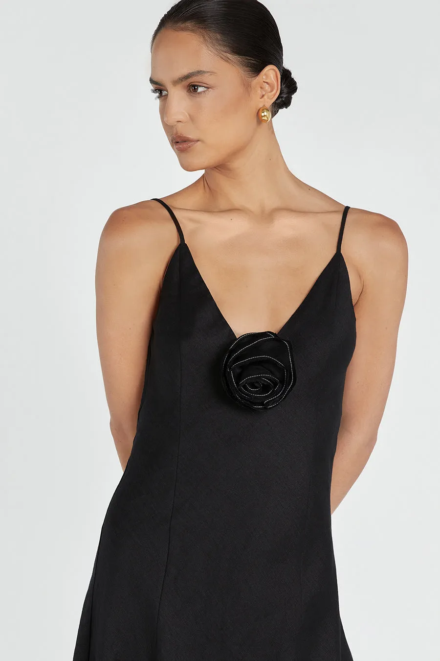 ROSETTE BLACK LINEN MAXI DRESS sold by Dissh product image thumbnail 2