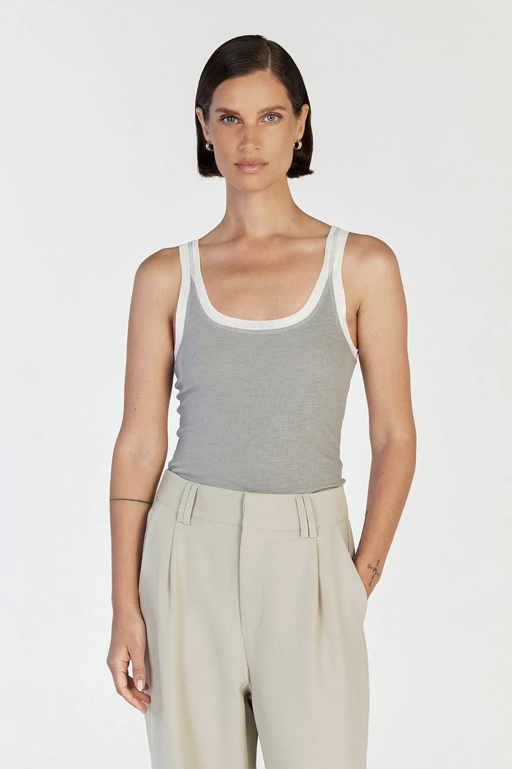LINA DOVE CONTRAST SCOOP TANK sold by Dissh product image thumbnail 3