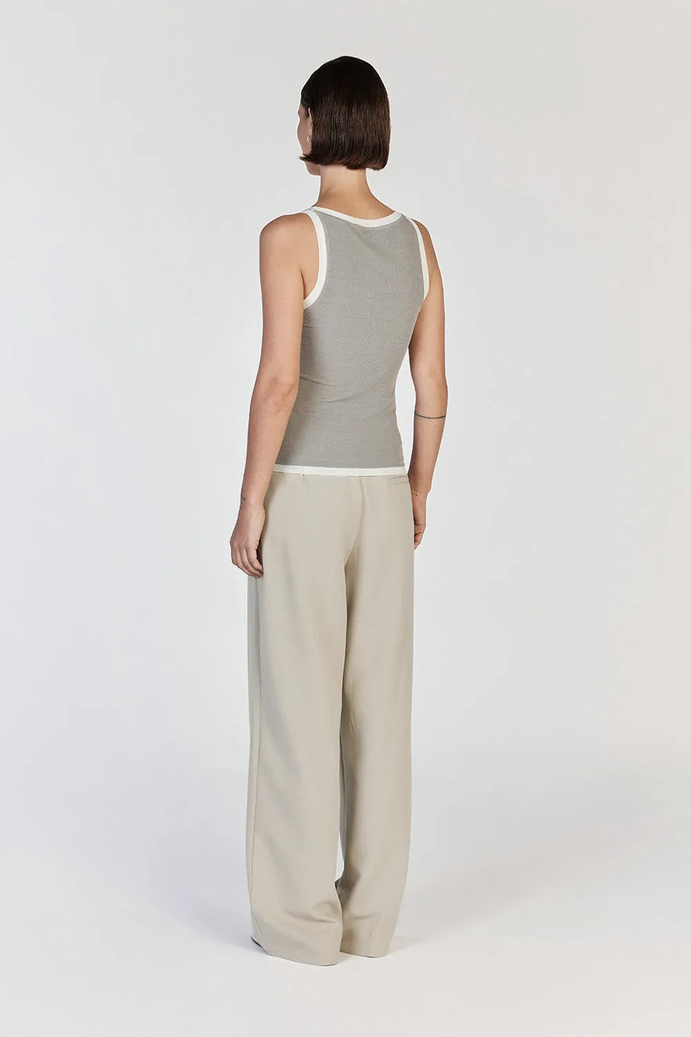 LINA DOVE CONTRAST SCOOP TANK sold by Dissh product image thumbnail 5