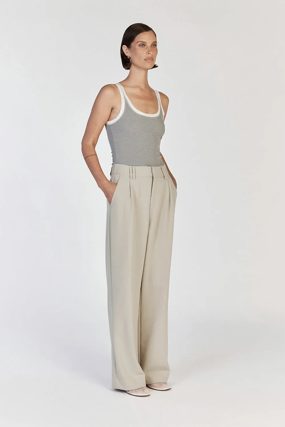 LINA DOVE CONTRAST SCOOP TANK sold by Dissh product image thumbnail 4