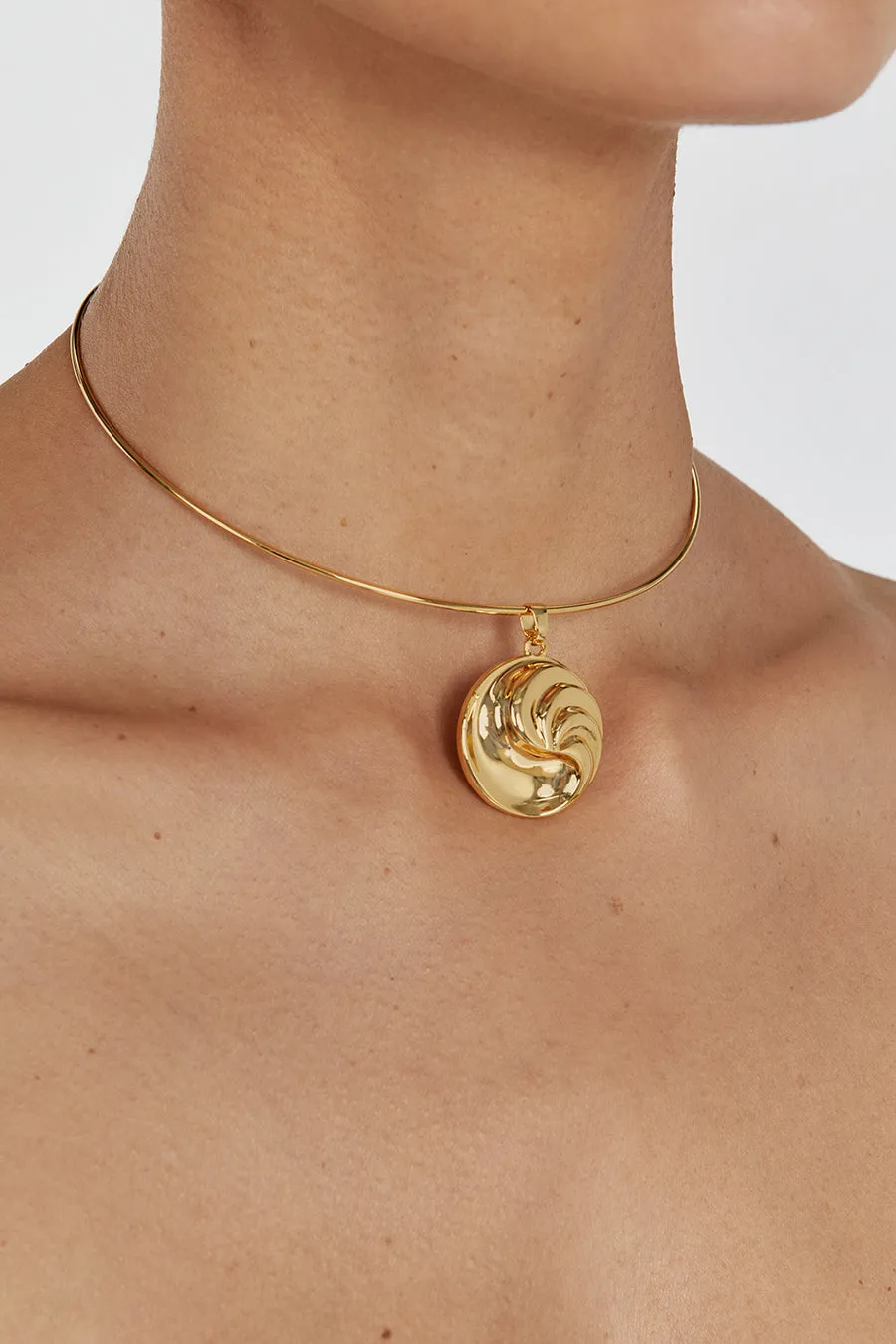 LUV AJ THE LEILA CHOKER GOLD sold by Dissh product image thumbnail 4