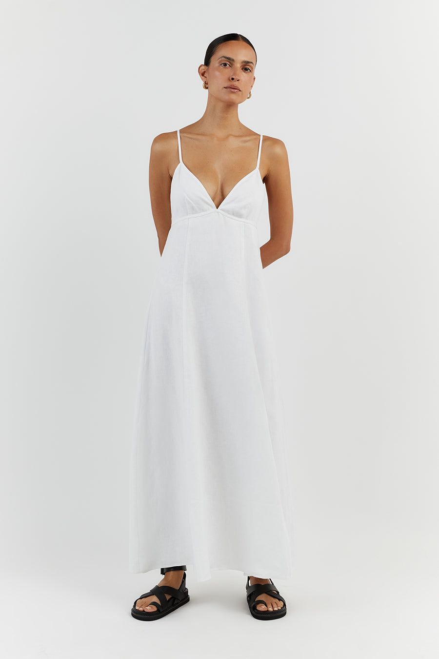 GEM WHITE LINEN MAXI DRESS sold by Dissh product image thumbnail 2