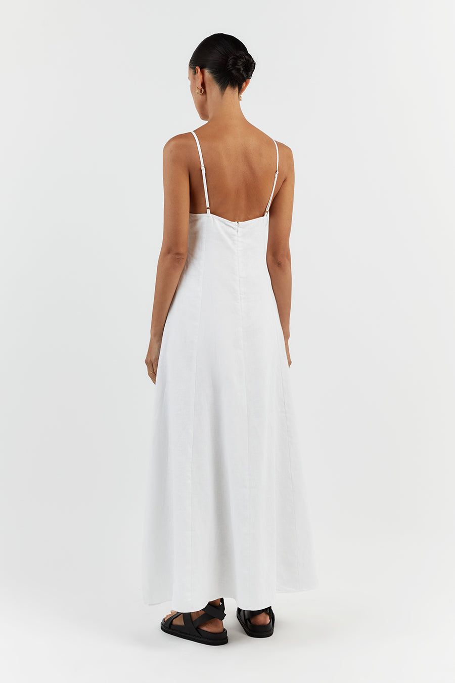 GEM WHITE LINEN MAXI DRESS sold by Dissh product image thumbnail 4