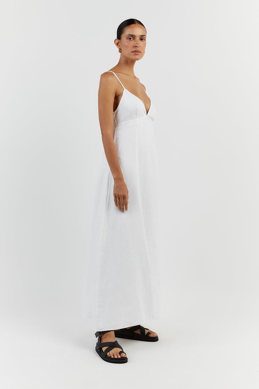 GEM WHITE LINEN MAXI DRESS sold by Dissh product image thumbnail 3