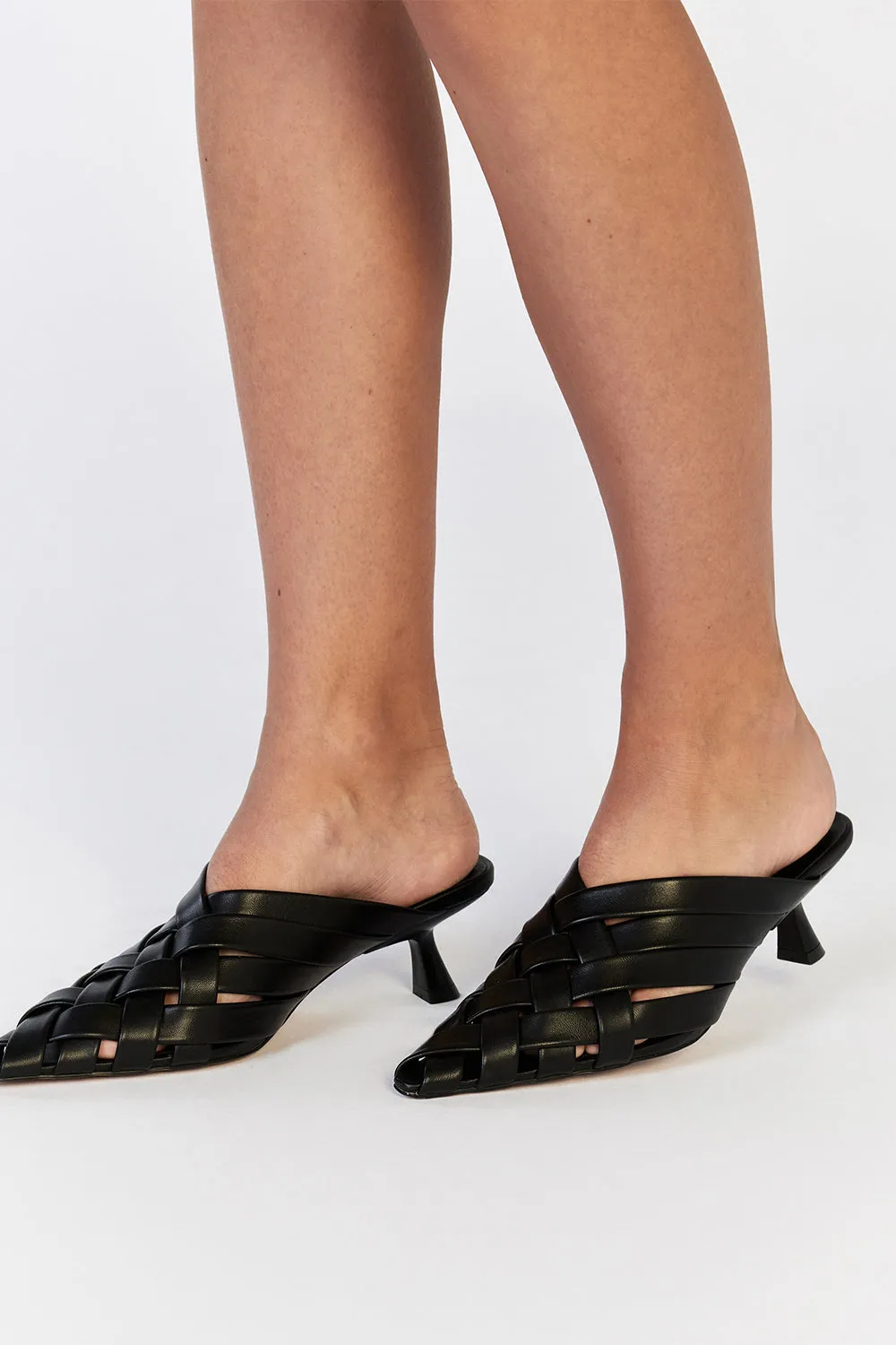 ALIAS MAE GOLAN BLACK HEEL sold by Dissh product image thumbnail 4