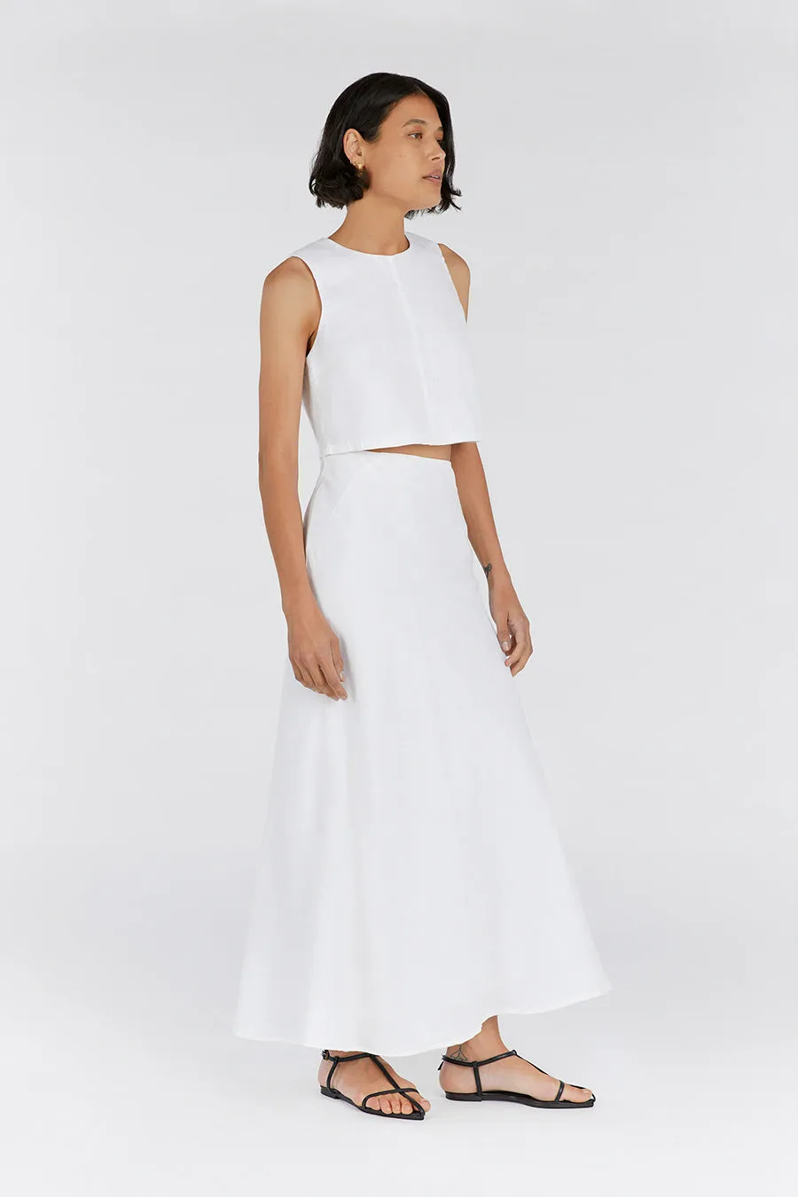MONICA WHITE SCOOP LINEN CROP TOP sold by Dissh product image thumbnail 3