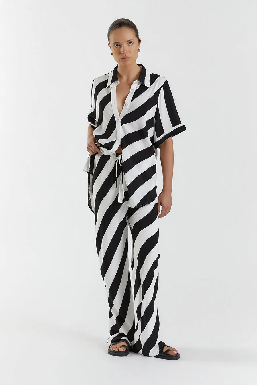 CARLIE WHITE/ BLACK DRAWSTRING PANT sold by Dissh