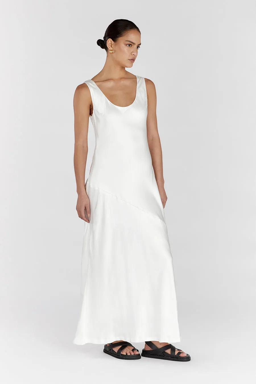 LEA SATIN WHITE SCOOP MAXI DRESS sold by Dissh product image thumbnail 3