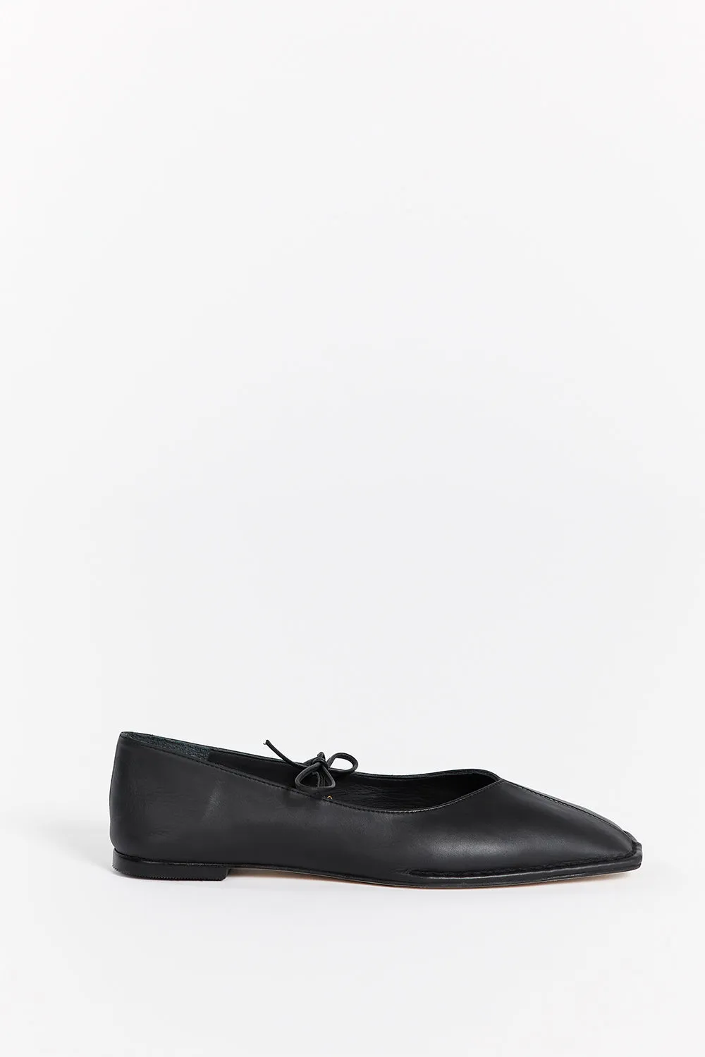 ALOHAS SWAY BLACK LEATHER FLATS sold by Dissh