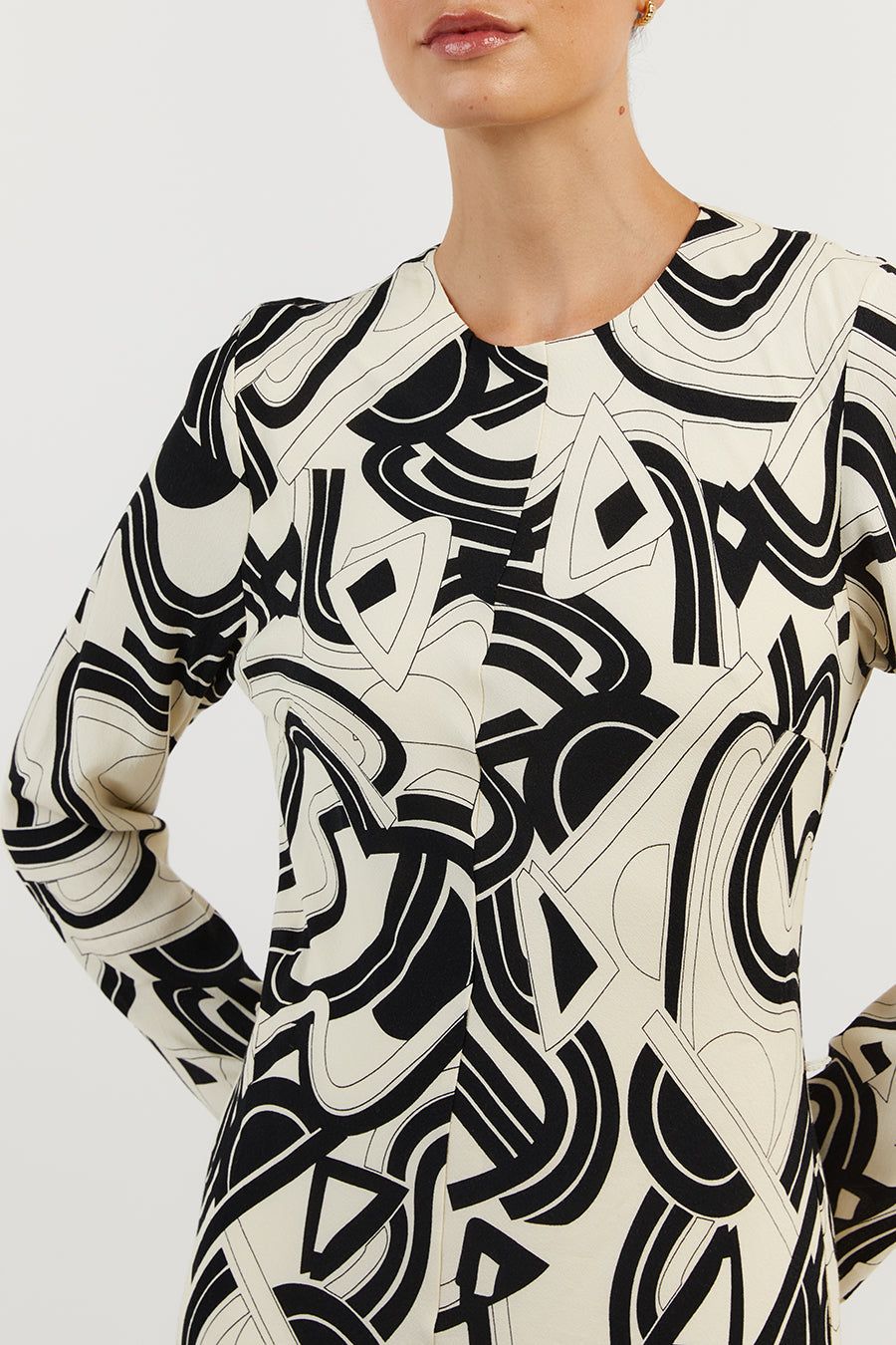 LAYTON CREAM SLEEVED DRESS sold by Dissh product image thumbnail 5