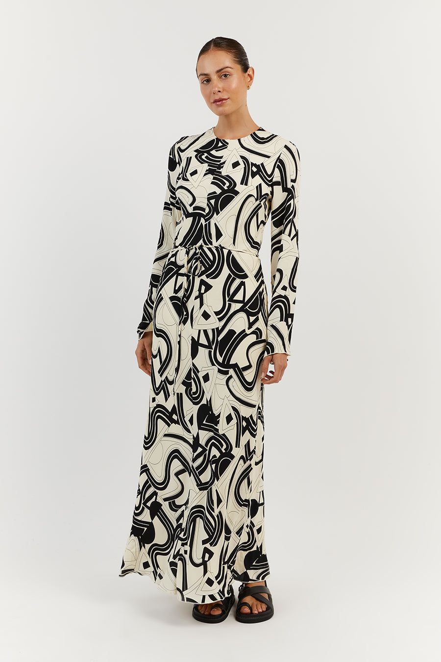 LAYTON CREAM SLEEVED DRESS sold by Dissh product image thumbnail 2