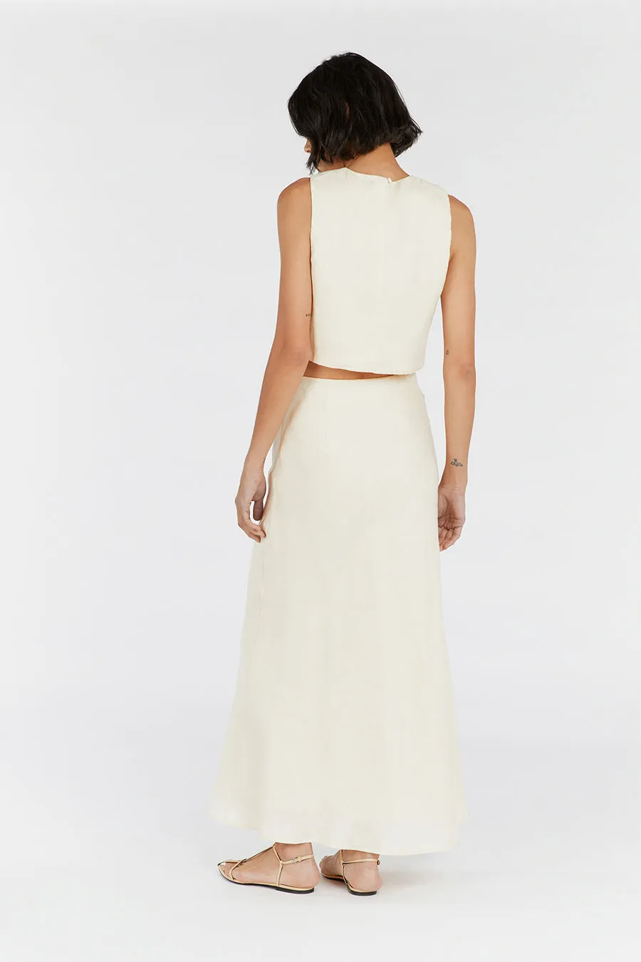 MONICA BUTTERMILK SCOOP LINEN CROP TOP sold by Dissh product image thumbnail 4