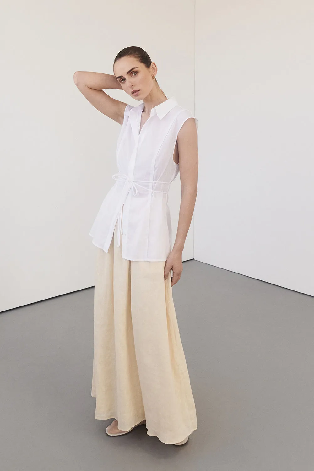 JASE WHITE LINEN SLEEVELESS TOP sold by Dissh