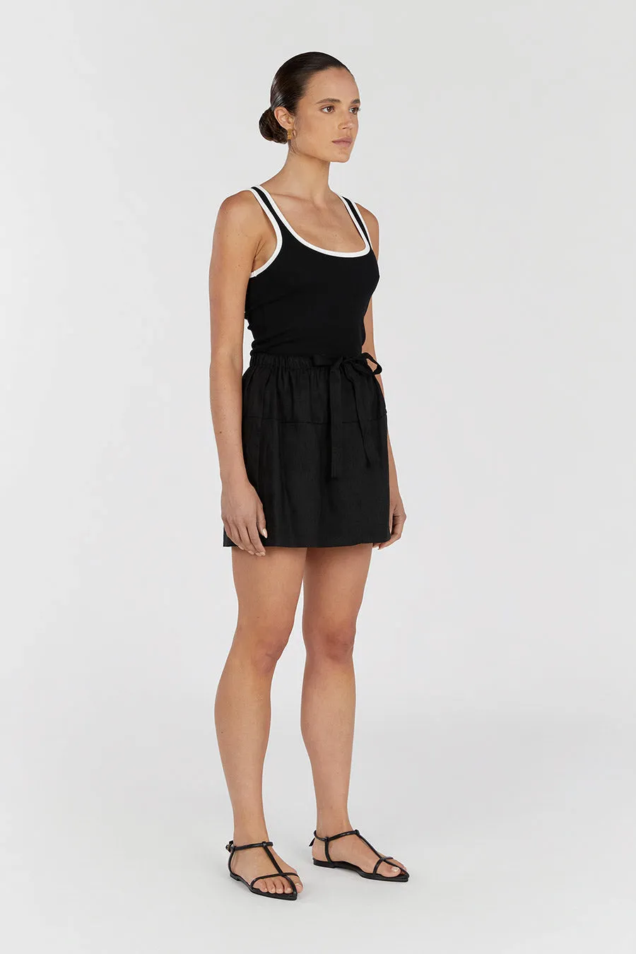 GINGER BLACK LINEN MINI SKIRT sold by Dissh product image thumbnail 3