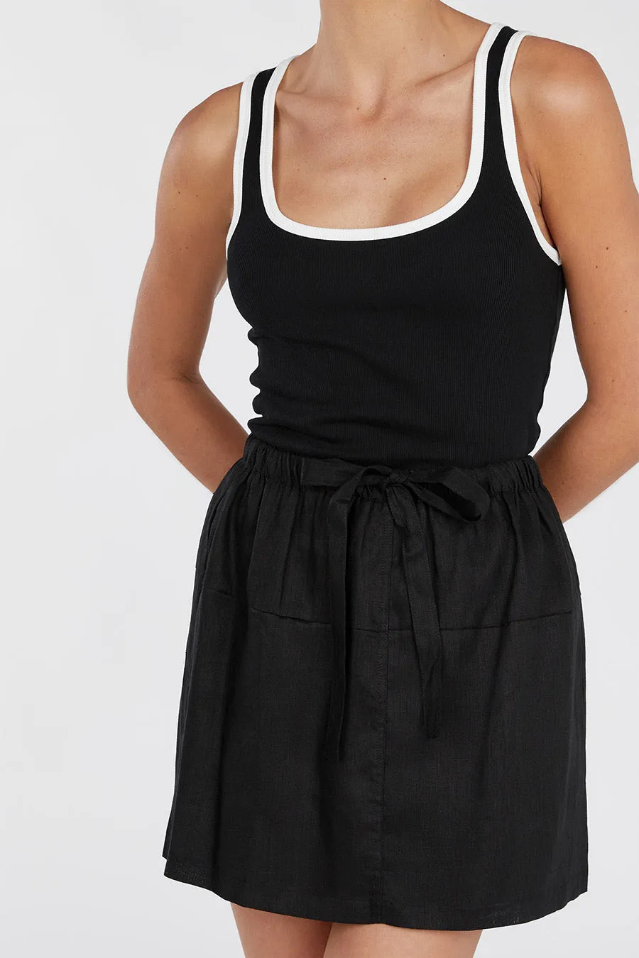 GINGER BLACK LINEN MINI SKIRT sold by Dissh product image thumbnail 5