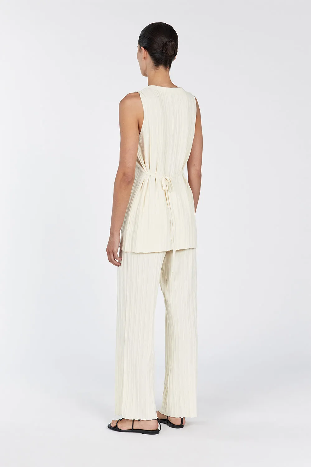 SYLVIA CREAM LONGLINE VEST sold by Dissh product image thumbnail 4