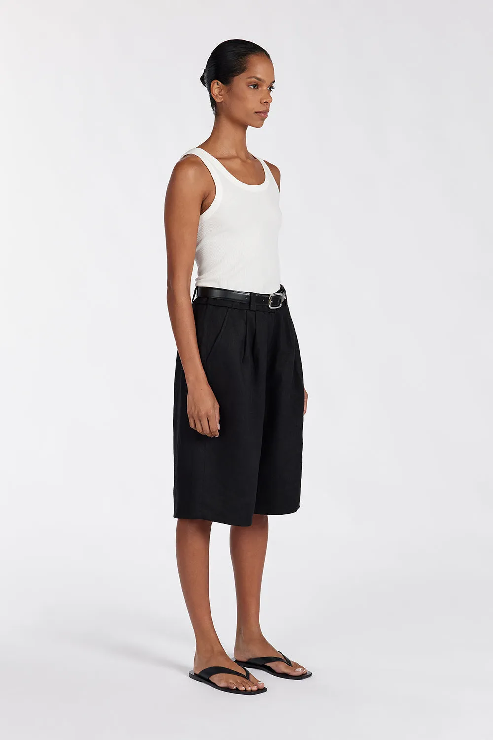 KAYLA BLACK LINEN BERMUDA SHORT sold by Dissh product image thumbnail 3