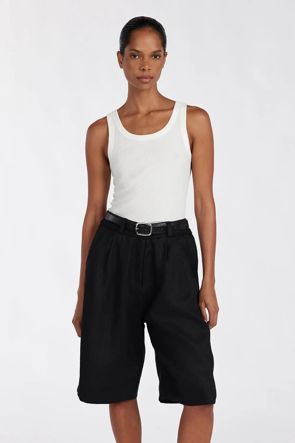 KAYLA BLACK LINEN BERMUDA SHORT sold by Dissh product image thumbnail 2