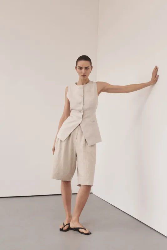 KAYLA NATURAL LINEN BERMUDA SHORT sold by Dissh