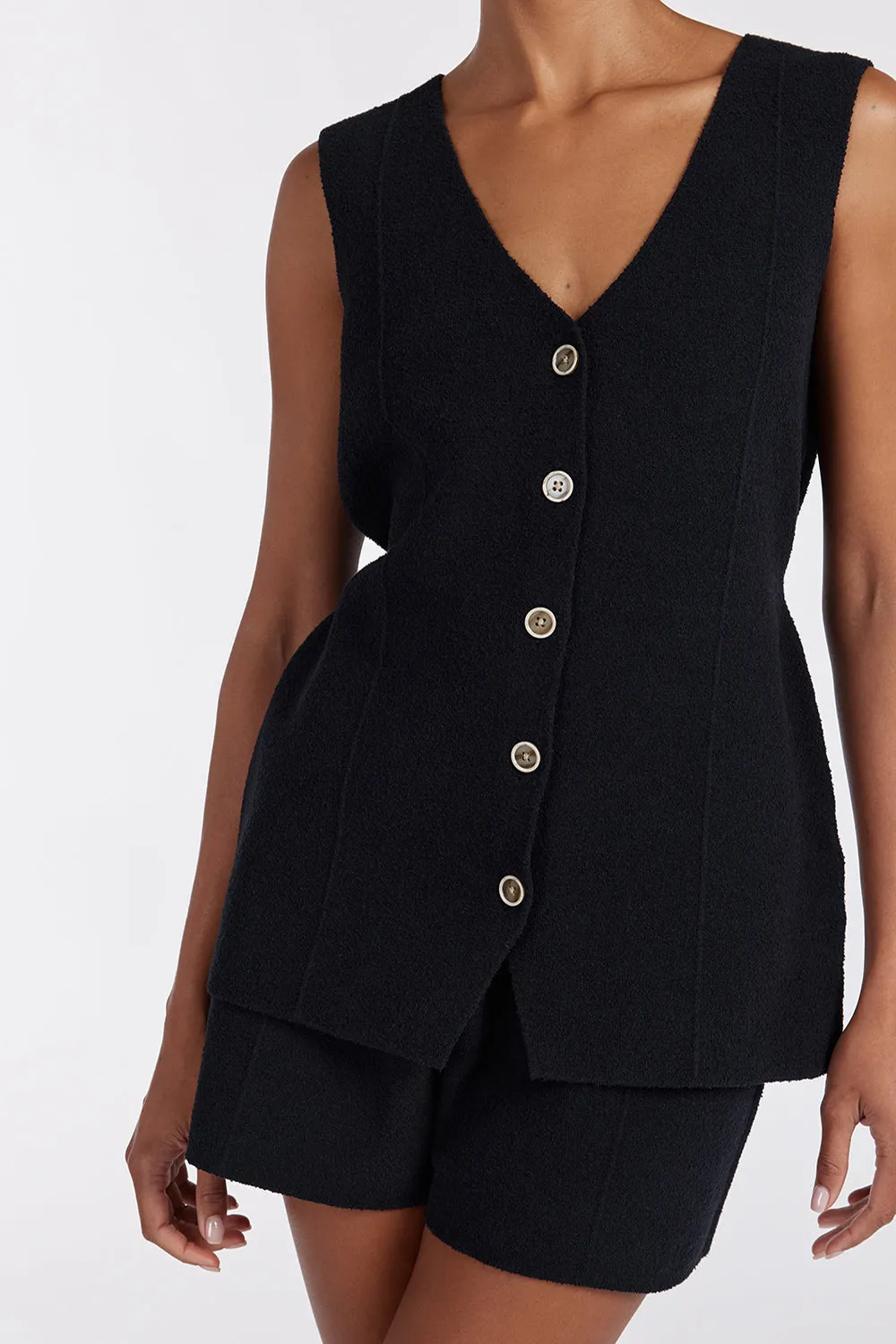 LISA BLACK TAILORED KNIT SHORT sold by Dissh product image thumbnail 5