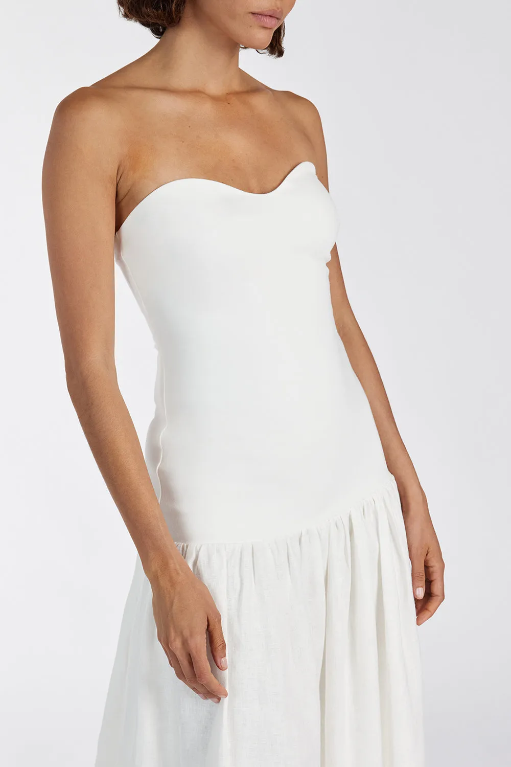 ELLISON WHITE STRAPLESS MIDI DRESS sold by Dissh product image thumbnail 5
