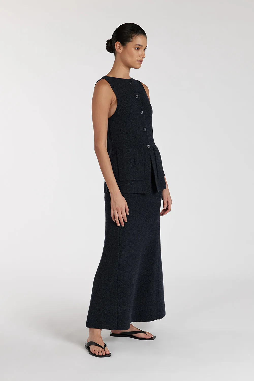 AVA INK LONGLINE KNIT MIDI SKIRT sold by Dissh product image thumbnail 3