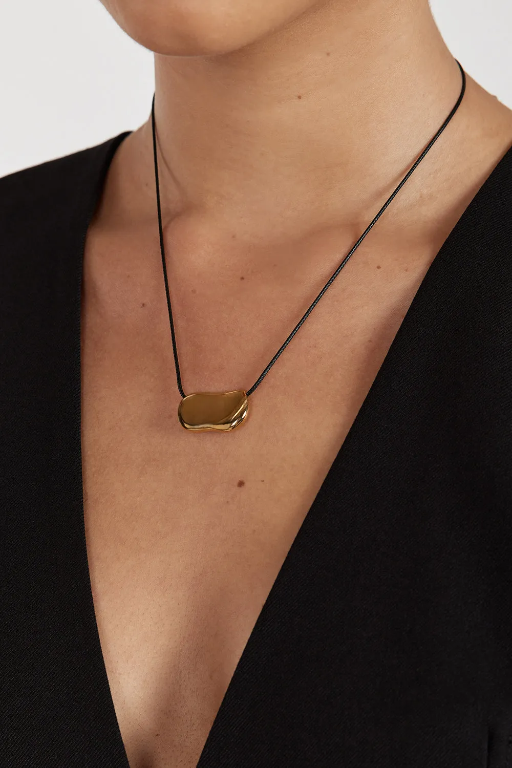 HEAVEN MAYHEM PEBBLE GOLD NECKLACE sold by Dissh product image thumbnail 5