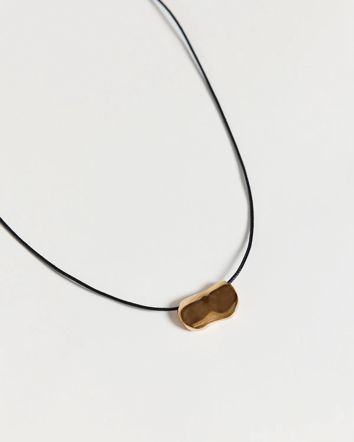 HEAVEN MAYHEM PEBBLE GOLD NECKLACE sold by Dissh product image thumbnail 4