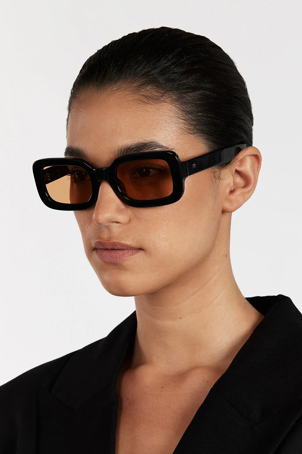 ELISA JOHNSON LEXI GLOSS BLACK LIGHT BROWN LENS SUNGLASSES sold by Dissh product image thumbnail 5