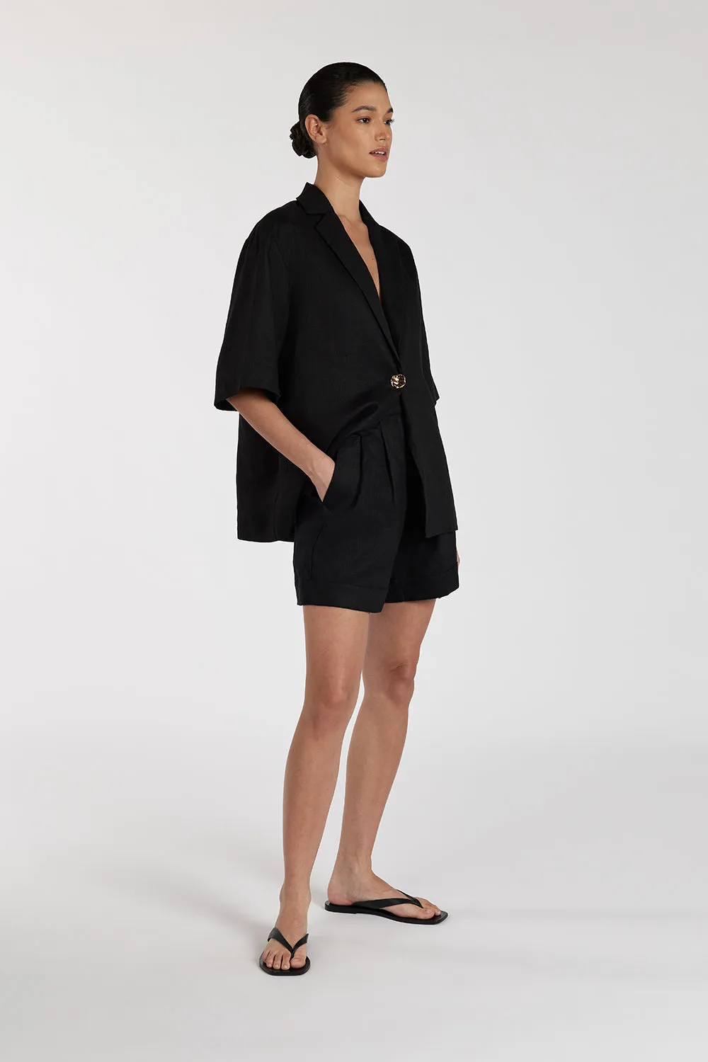 ALONDRA BLACK LINEN SHORT sold by Dissh product image thumbnail 2