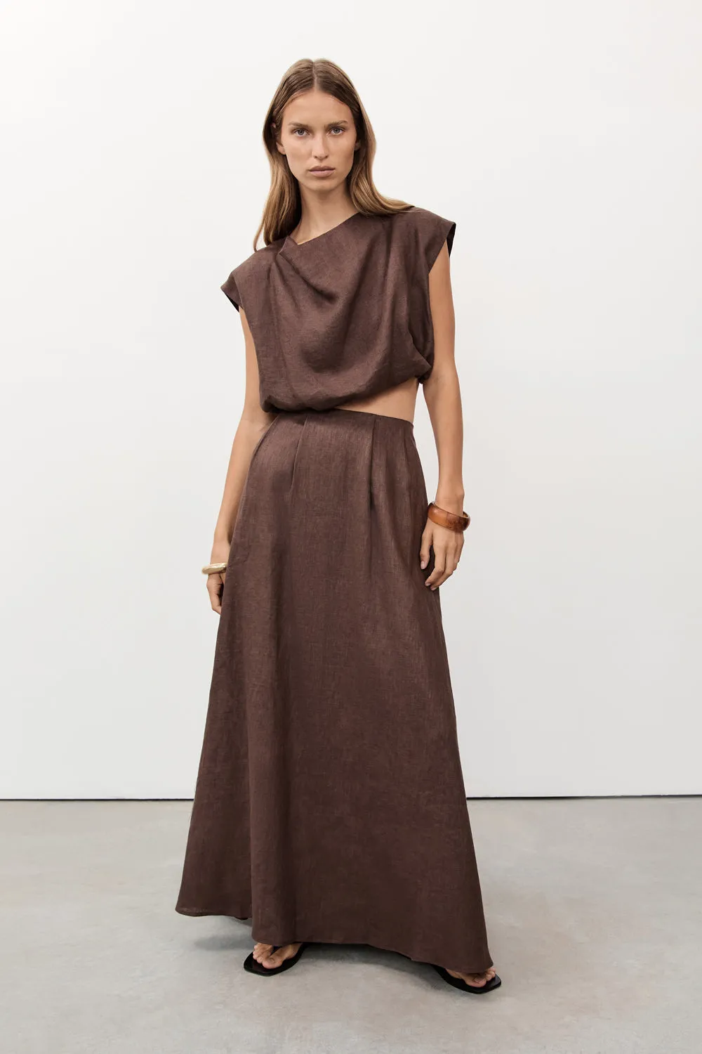 AMY CHOC LINEN MIDI SKIRT sold by Dissh