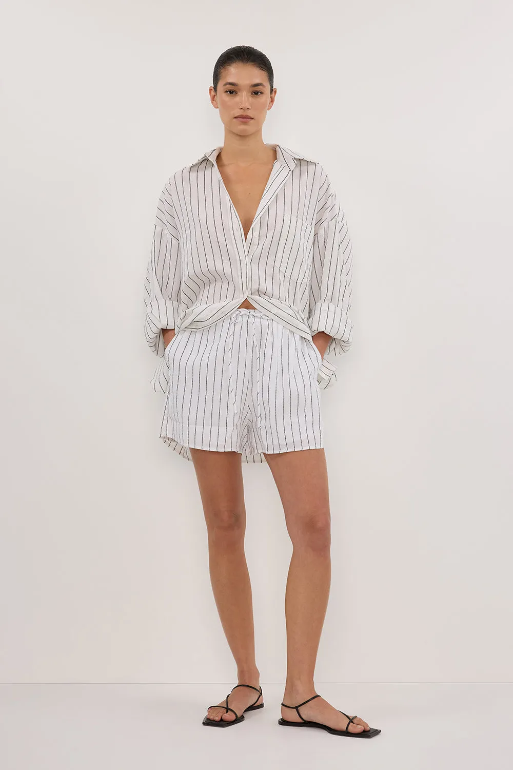 OLLIE WHITE STRIPE SHORT sold by Dissh product image thumbnail 2