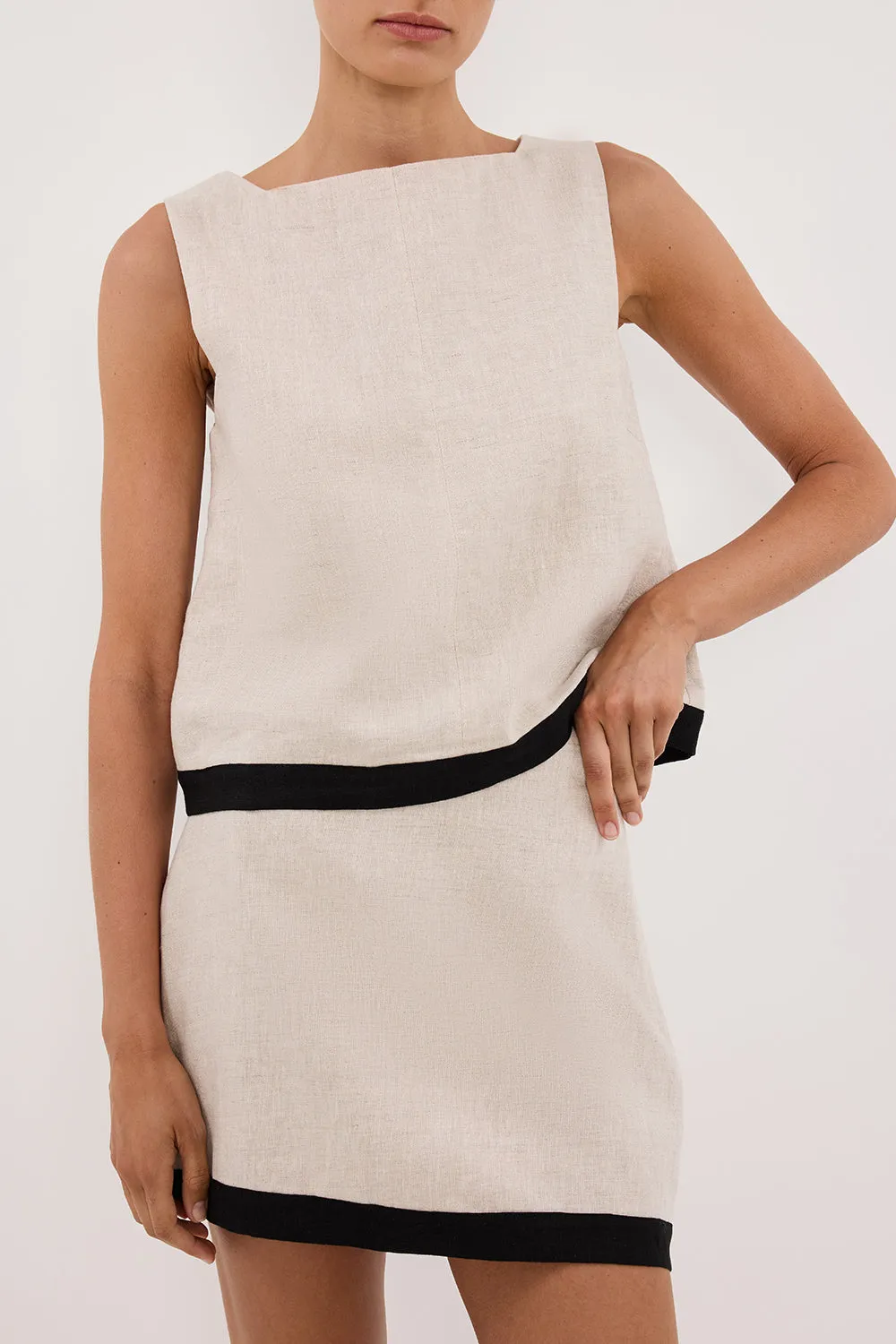 EBONY NATURAL LINEN SKORT sold by Dissh product image thumbnail 5