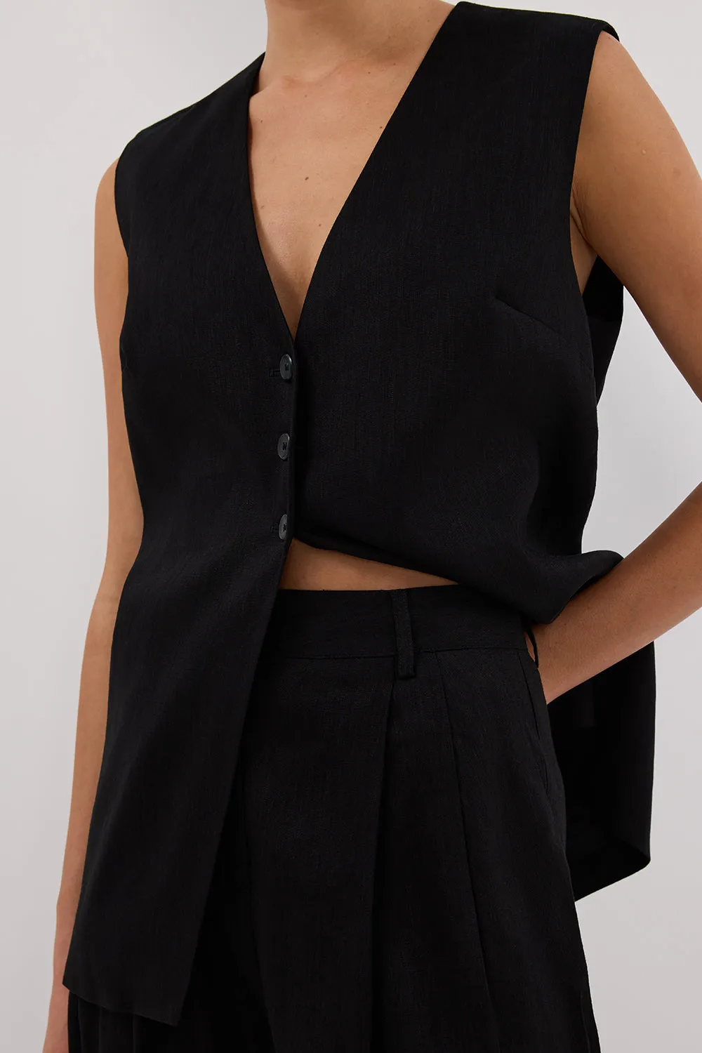 BRAX BLACK TAPERED PANT sold by Dissh product image thumbnail 5