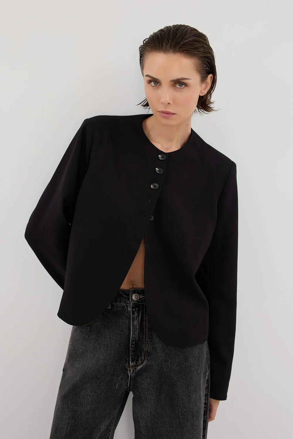 RYAN BLACK OVERSIZED CROPPED BLAZER sold by Dissh